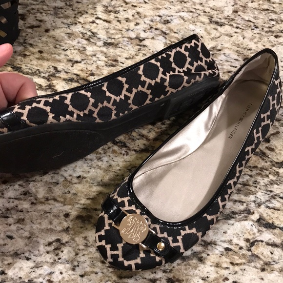 SOLD Tommy hilfinger flats - Picture 5 of 5